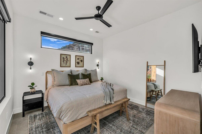Bedroom 3, Zion Sage Suites, Washington