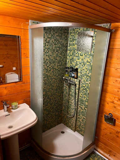 Bathroom 4, Unique Mailo cottage, Riga