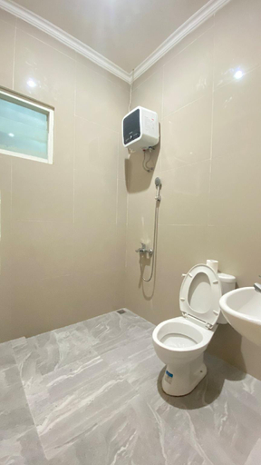 Bathroom 2, Aira Villas Private Pool, Malang