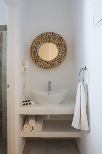 Bathroom 3, Ippokampos Town Apartments, South Aegean