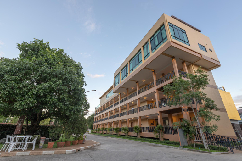 Exterior 5