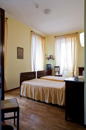 Bedroom 2, Albergo Centrale Tarcento, Udine