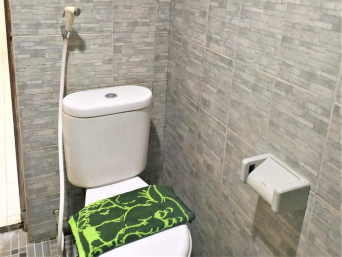 Bathroom 10