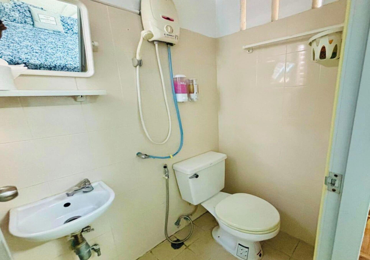 Bathroom 3
