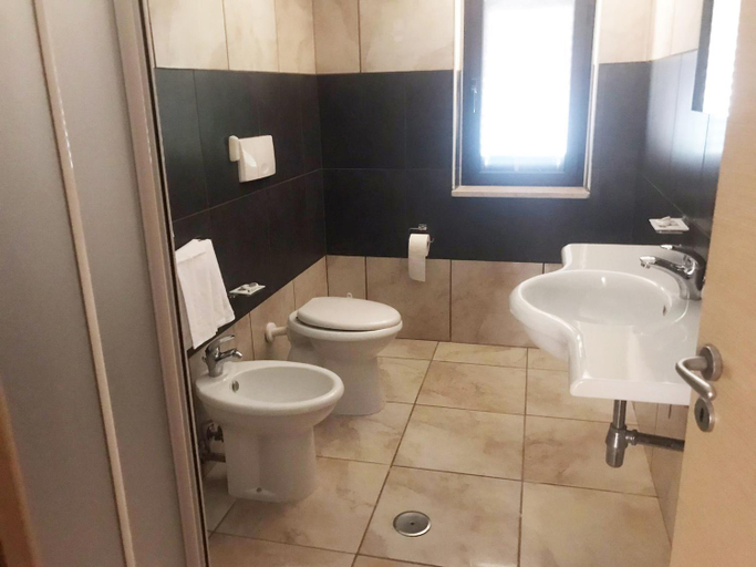Bathroom 5, Hotel Park Village, Cosenza