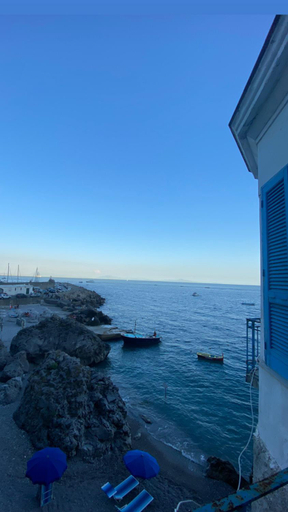 Others 2, Rada Azzurra, Salerno