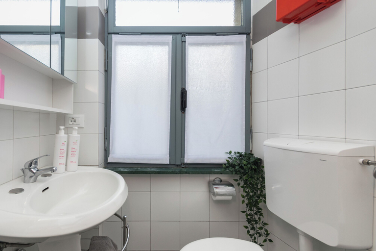 Bathroom 2, Casa Lagrange by Wonderful Italy, Torino