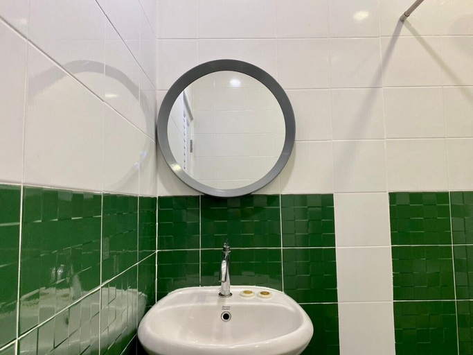 Bathroom 4, Sleepy Station - Hostel, Phuket Island
