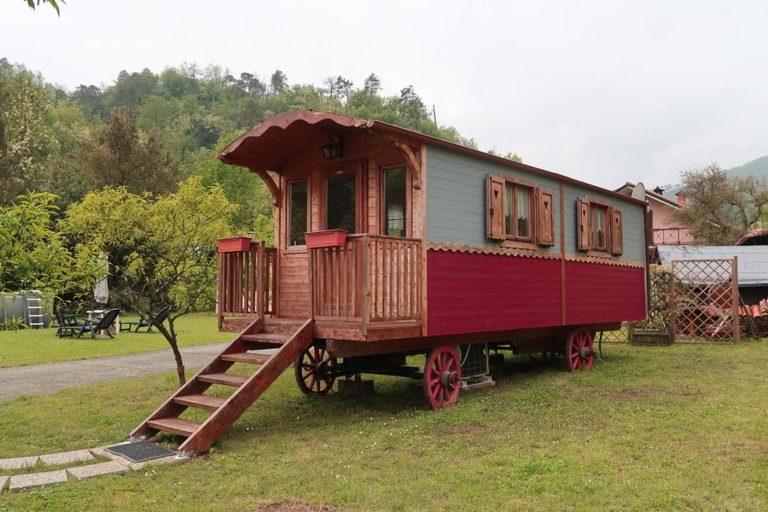 Exterior 13