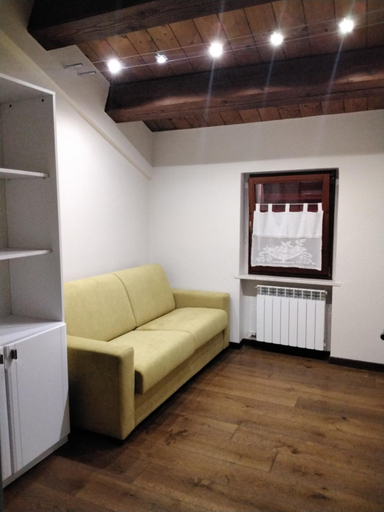 Others 2, Casa Sissi, Ancona