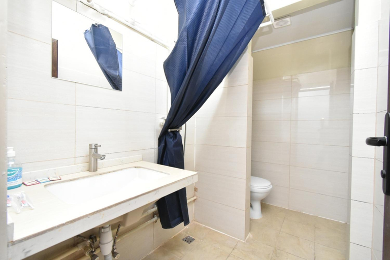 Bathroom, Ar & El