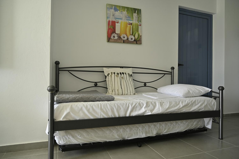 Bedroom 2, Isidoros Apartments, South Aegean