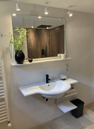 Bathroom 2, Baldauf Modern Retreat, Kelheim