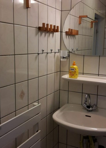 Bathroom 5, Huijsmansverhuur Type A de Luxe Grevelingen 16, Goedereede
