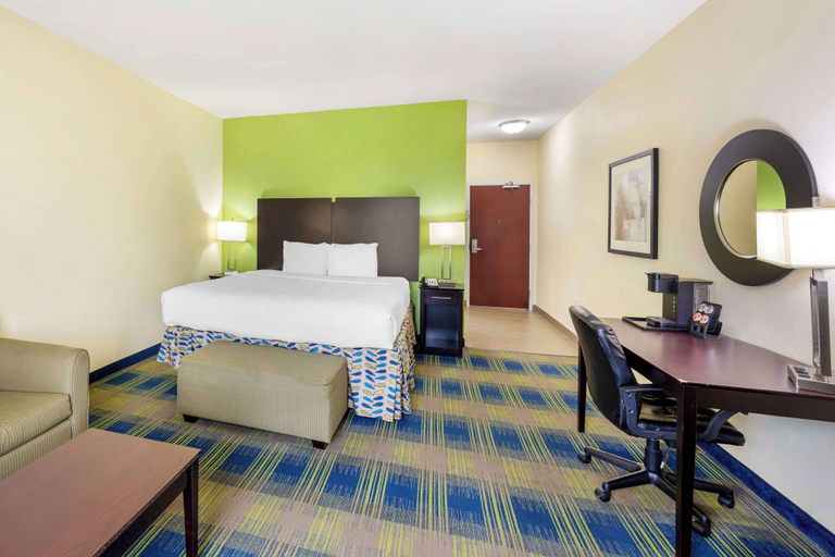 Bedroom 3, Best Western Plus Pratt, Pratt