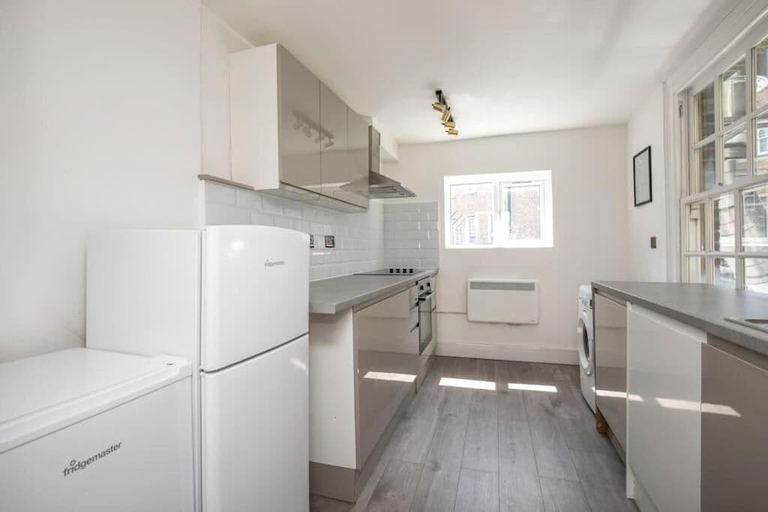 Others 4, Spacious Serenity in the Heart of Central London, London