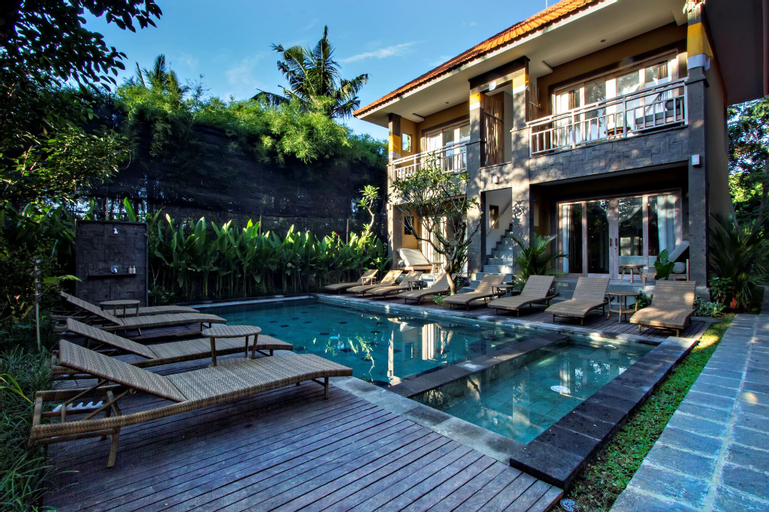 Swimming Pool 16
