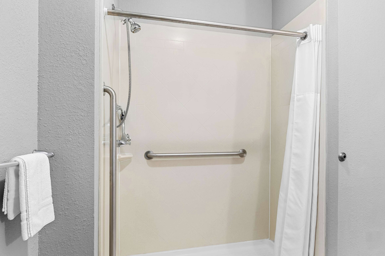 Bathroom 4, Best Western Plus Magee Inn And Suites, Simpson