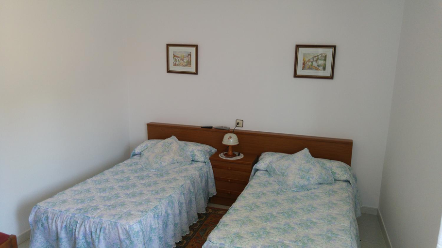 Bedroom 4, Hotel La Encina Celorio Llanes PARKING, Asturias