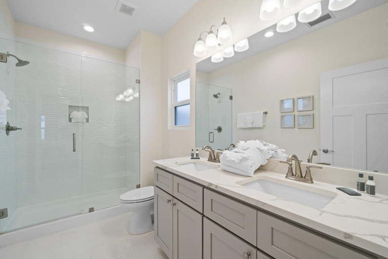 Bathroom, Beach House - Palm Paradise by PHG, Bay
