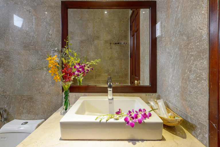 Bathroom 7