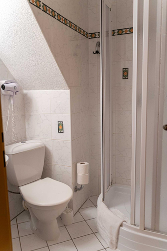 Bathroom 3, Hotel Praha, Karlovy Vary