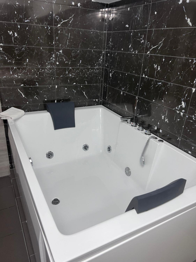 Others 4, Jacuzzi Suites 2, Central Macedonia