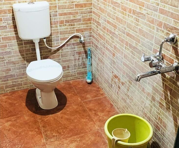 Bathroom 3, Mayekars Holiday Home, Sindhudurg