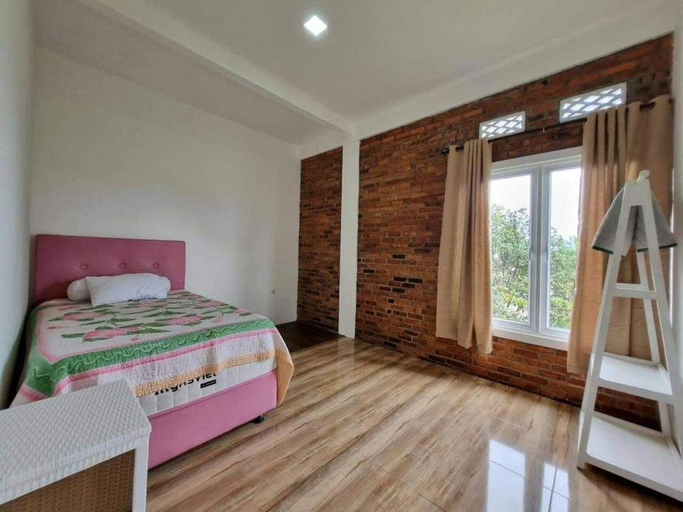 Bedroom, The Cisarua Hills Villa, Bogor
