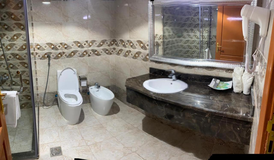 Bathroom 4, Al Massa Hotel, Al Ain