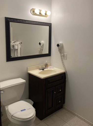 Bathroom 3, The Hotel Pratt, Otsego
