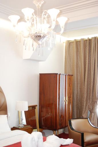 Bedroom 3, Hotel Victor Hugo, Manche