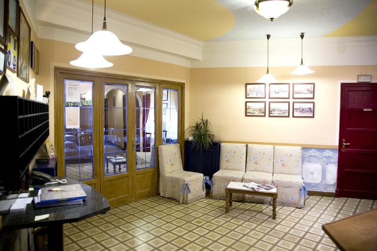 Public Area 2, Hostal Orejas, León