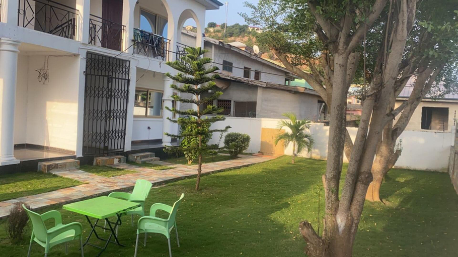 Property grounds 5, Charming 1-bed Apartment in Accra, Ga West