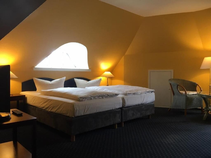 Bedroom 3, Hotel Schweriner Hof, Rostock