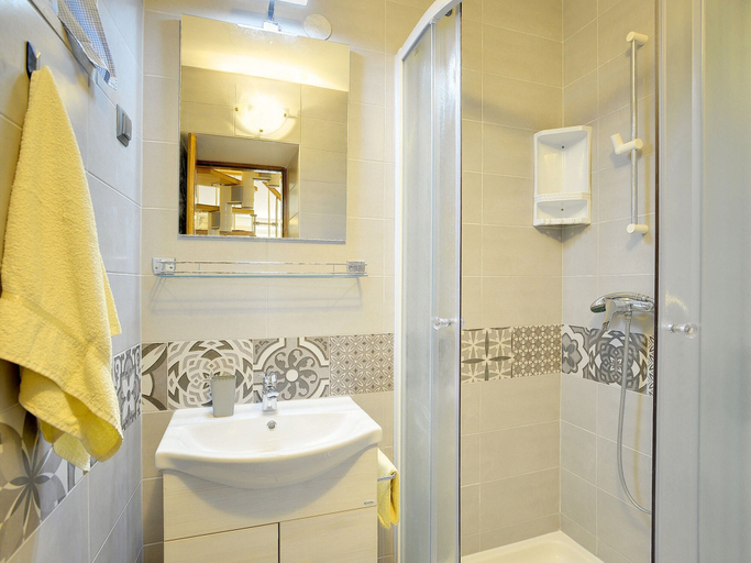 Bathroom 4, Spacious Holiday Home in Rakalj With Pool, Marčana