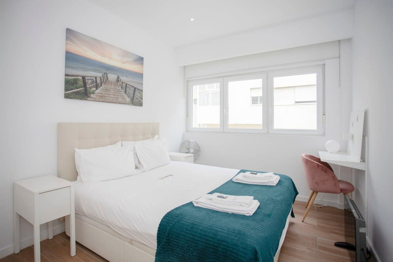 Bedroom 3, Liiiving in Matosinhos - Seaside Cosy Apartment, Matosinhos