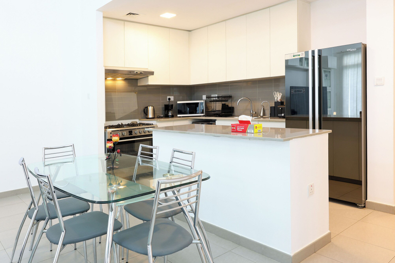 Others 5, Luxury 4B and maid's with private garden, Dubai