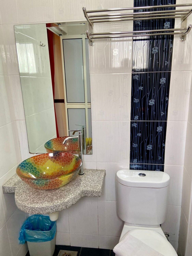 Bathroom 11