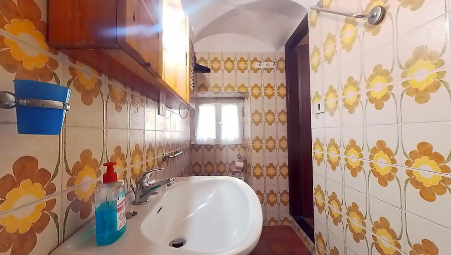 Bedroom 5, La Bandinella, Savona
