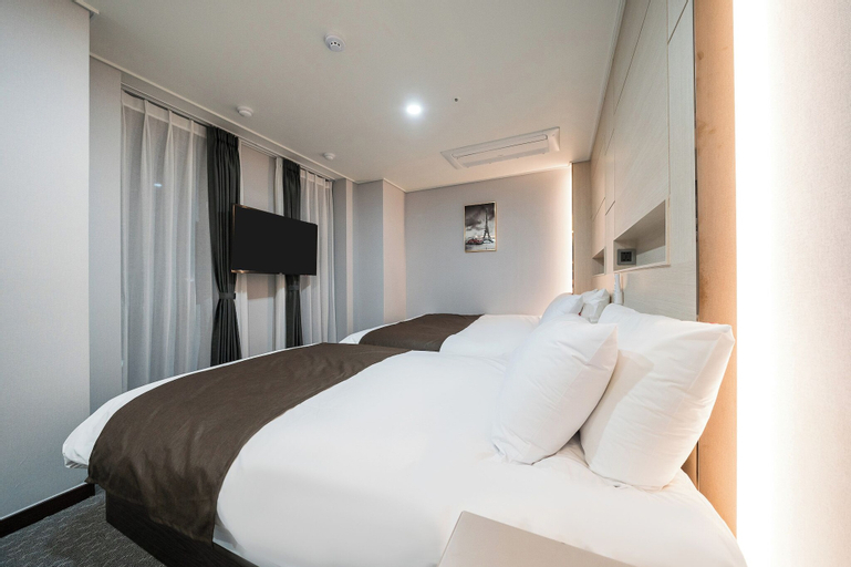 Bedroom 27