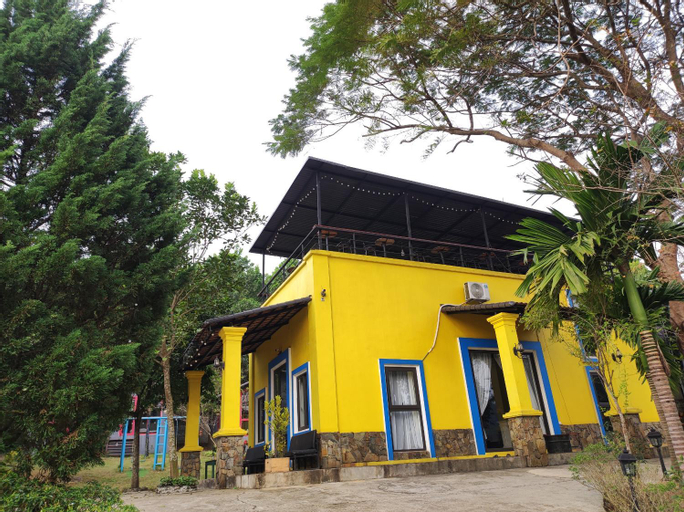 Exterior 9