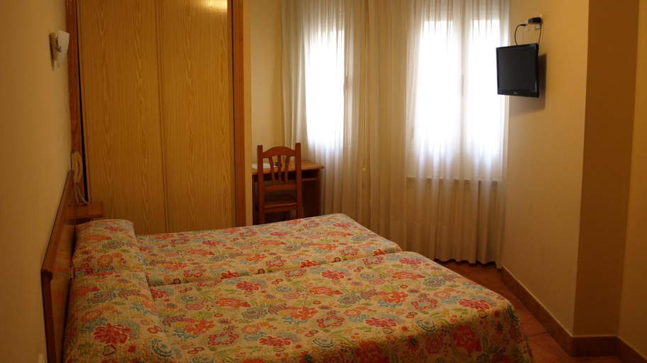 Bedroom 3, Hostal Orejas, León