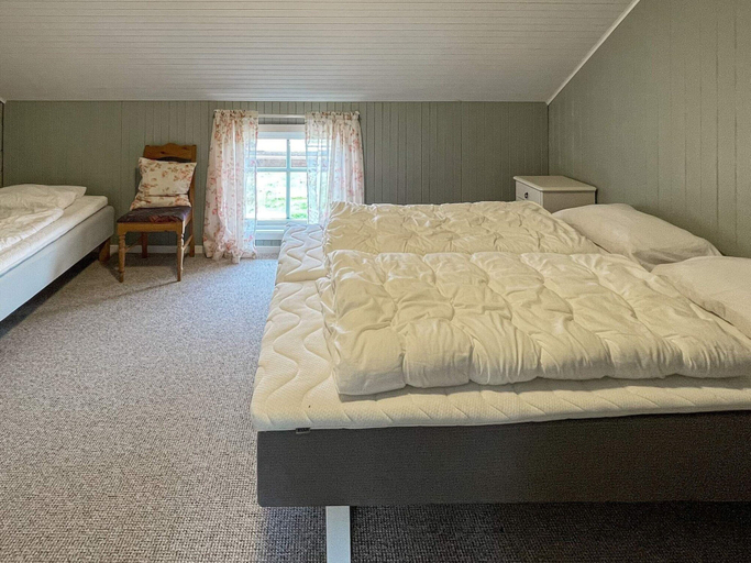 Bedroom 2, 11 Person Holiday Home in Farstad, Fræna