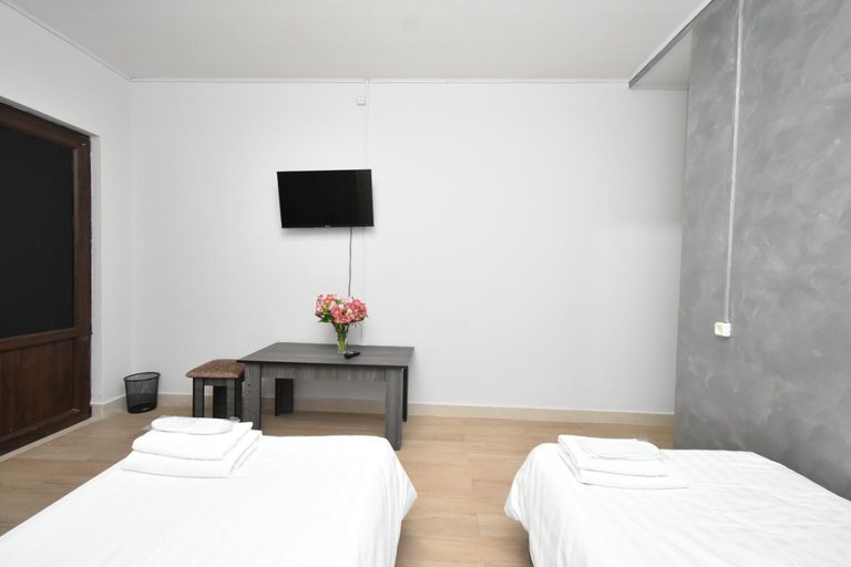 Bedroom 3, Ar & El