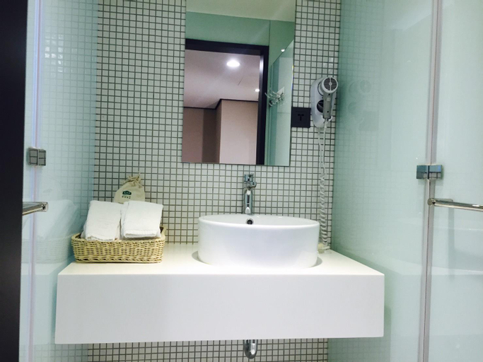 Bathroom 5