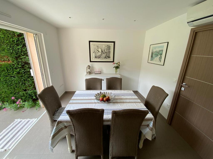 Others 3, VILLA Saint Raphael Valescure Piscine Clim Wifi Golf, Var