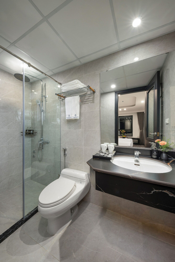 Bathroom 4, SQ HANG GAI HOTEL & SPA, Hoàn Kiếm