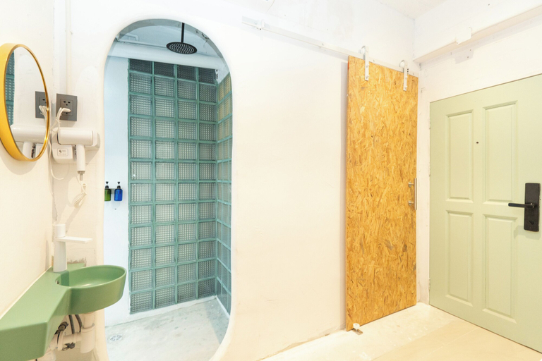 Bathroom 3, Easy sunday, Phra Nakhon