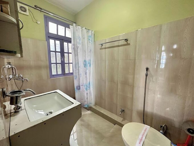Bathroom 3, Hotel Ravongla Star, South Sikkim
